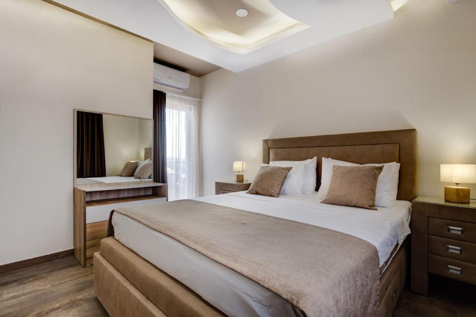 Hotel Zan Улцинь Экстерьер фото