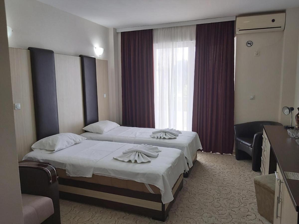 Hotel Zan Улцинь Экстерьер фото
