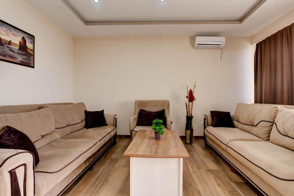 Hotel Zan Улцинь Экстерьер фото