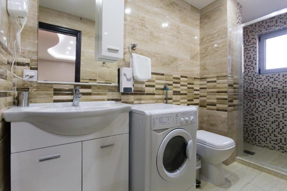 Hotel Zan Улцинь Экстерьер фото