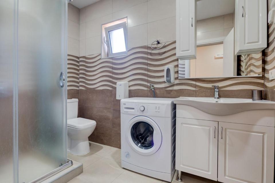 Hotel Zan Улцинь Экстерьер фото