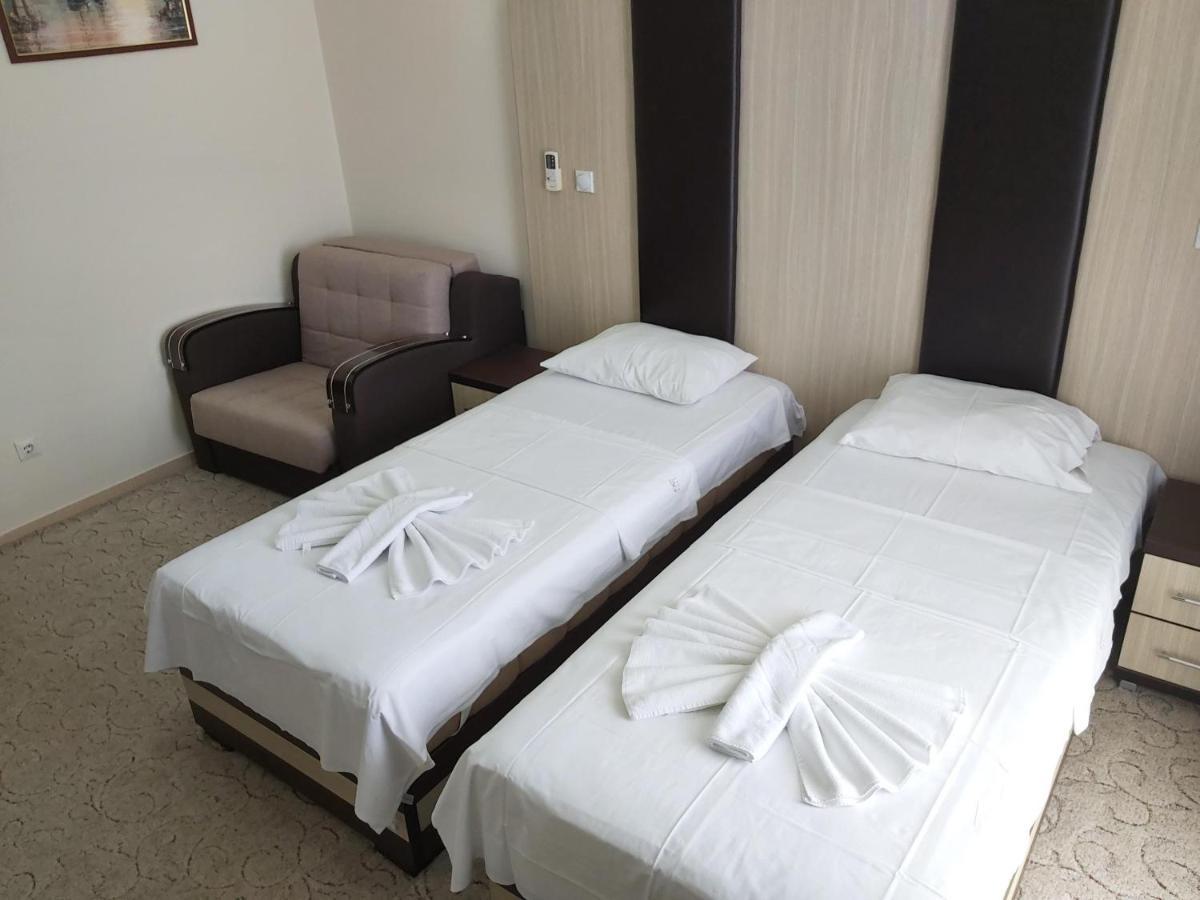 Hotel Zan Улцинь Экстерьер фото