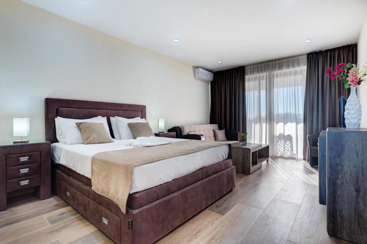 Hotel Zan Улцинь Экстерьер фото