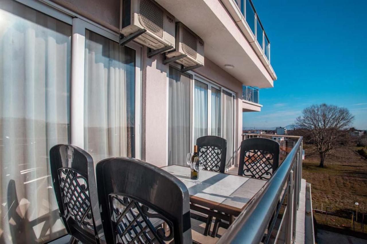 Hotel Zan Улцинь Экстерьер фото
