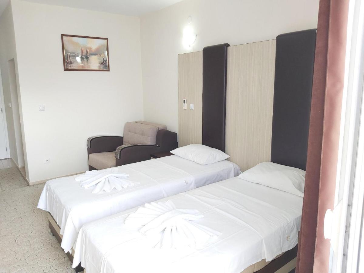 Hotel Zan Улцинь Экстерьер фото