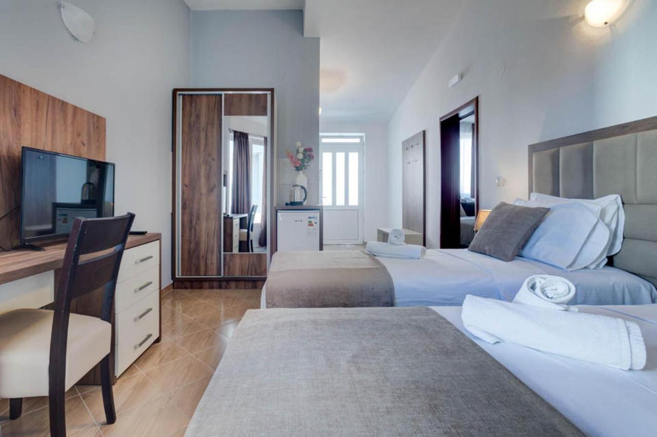 Hotel Zan Улцинь Экстерьер фото
