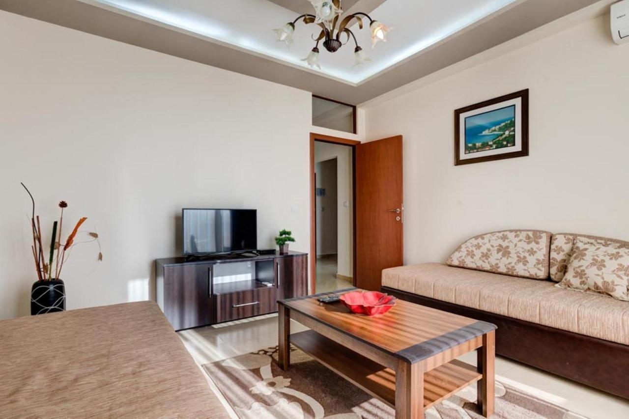 Hotel Zan Улцинь Экстерьер фото