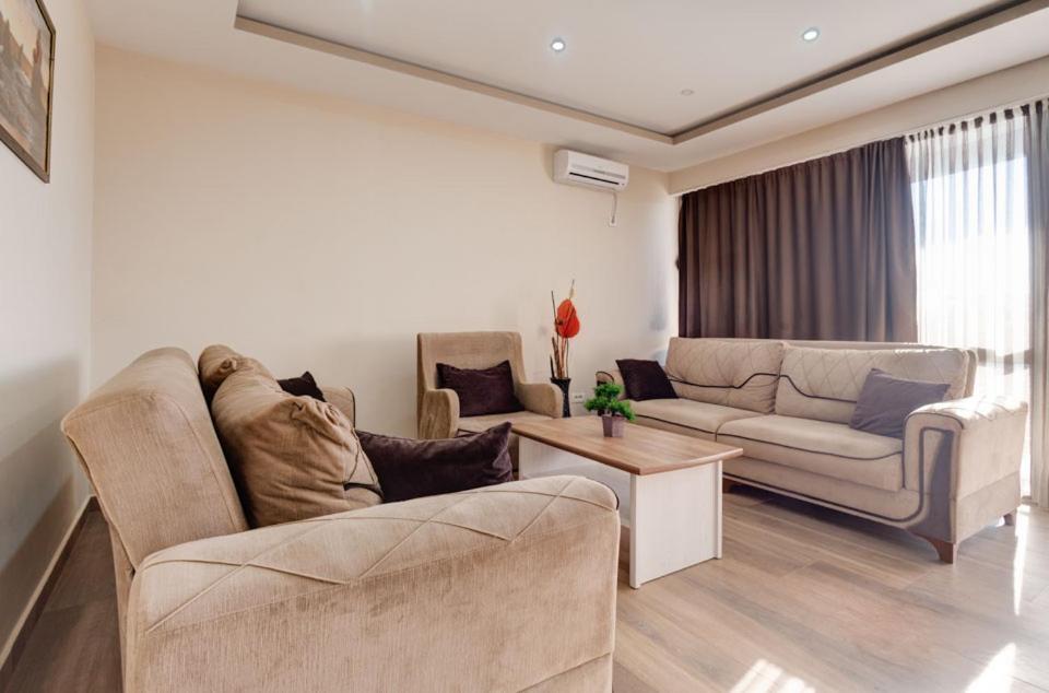 Hotel Zan Улцинь Экстерьер фото