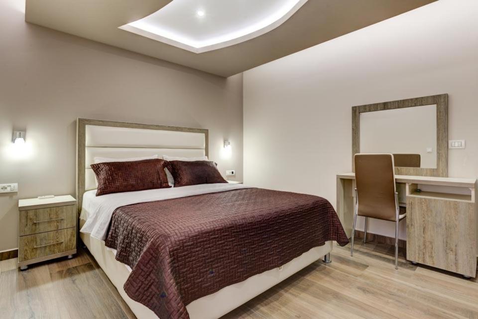 Hotel Zan Улцинь Экстерьер фото