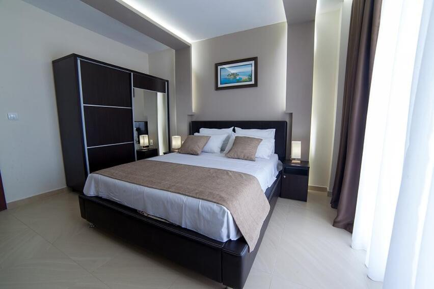 Hotel Zan Улцинь Экстерьер фото